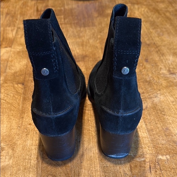 UGG black heeled boots - Picture 3 of 6